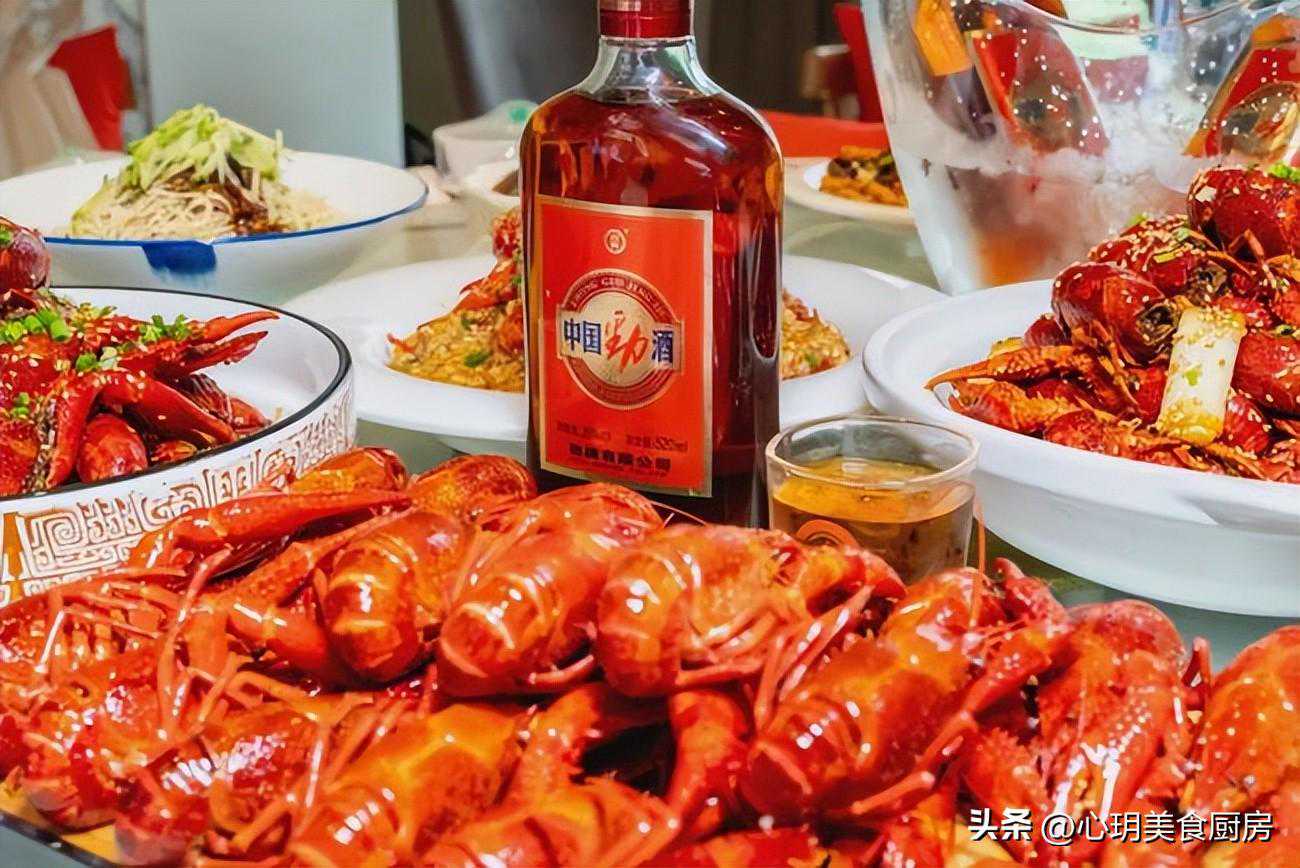 劲酒和董酒同为药酒，到底谁才是“男性之友”，行家：不一个层次